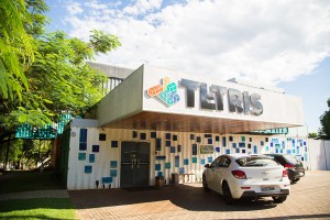 A entrada do Tetris Container Hostel