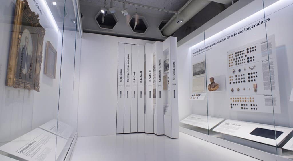 Itaú Cultural -  Estevam pelo Mundo