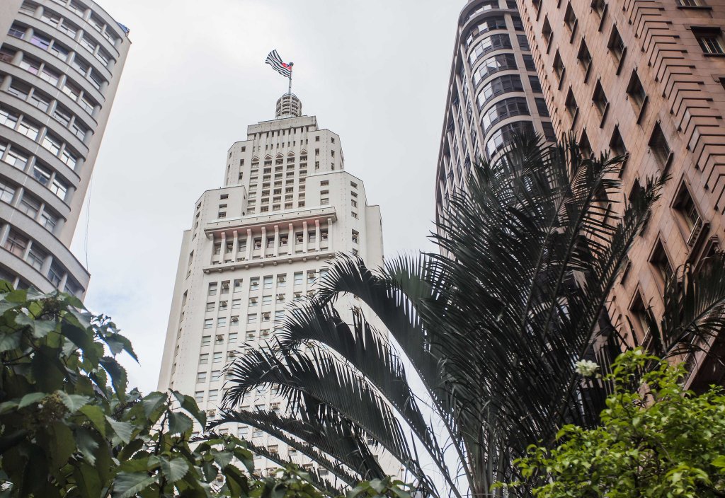 Farol Santander - Estevam pelo Mundo