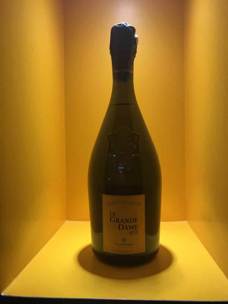 A Grande Dama - Estevam pelo Mundo