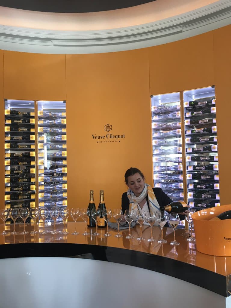 Visita às caves Veuve Clicquot - Estevam pelo Mundo Visita às caves Veuve Clicquot - Estevam pelo Mundo