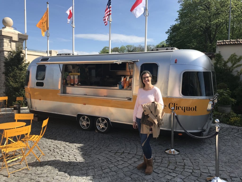 Drink Truck Veuve Clicquot - Estevam pelo Mundo Drink Truck Veuve Clicquot - Estevam pelo Mundo