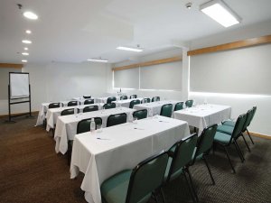 sala de reunião hotel tulip inn paulsita Tulip Inn