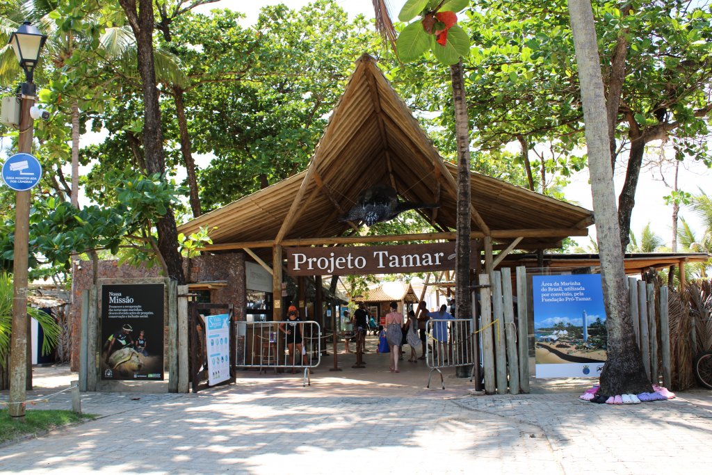Entrada do Projeto Tamar em Praia do Forte - Estevam pelo Mundo