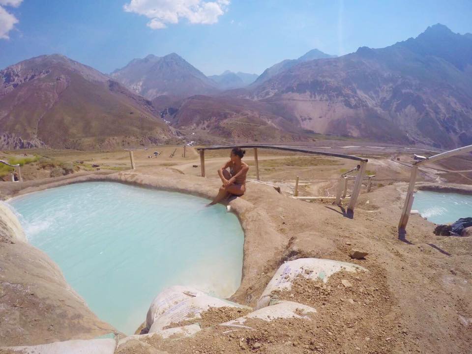águas termais na Cordilheira dos Andes