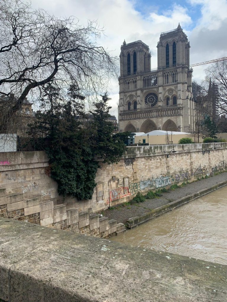 NOTRE-DAME-PARIS