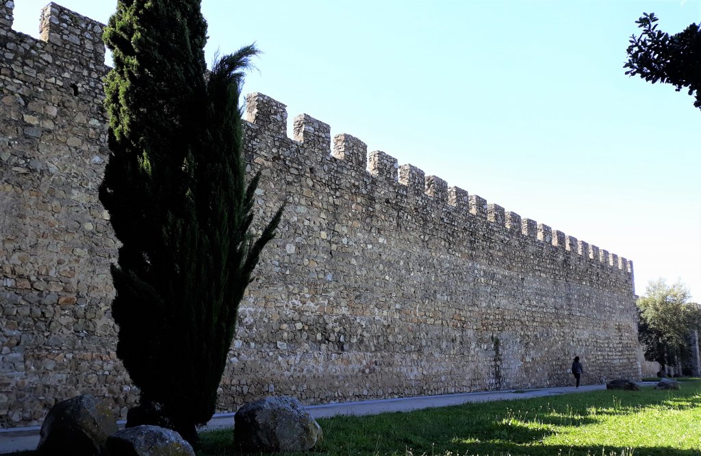Muralhas de Évora