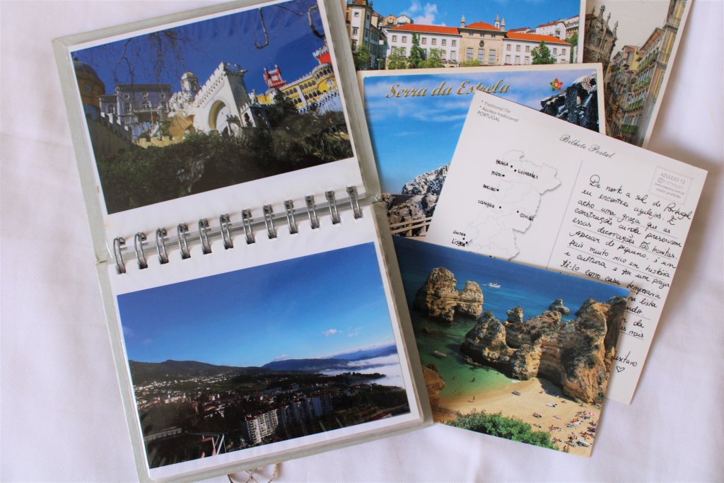 cartao postal de destinos como souvenir