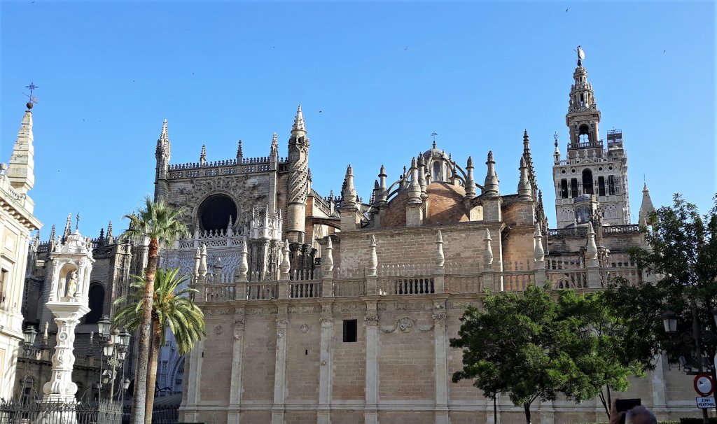 Real Alcazáres de Sevilha por fora