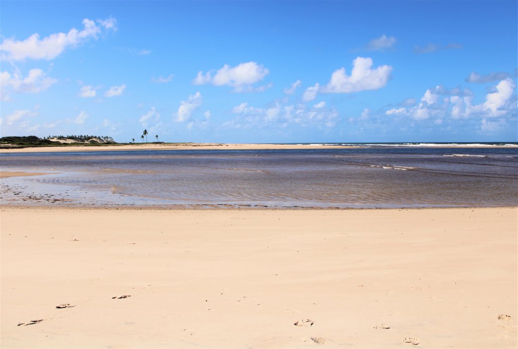 Encontro do rio com o mar em Siribinha