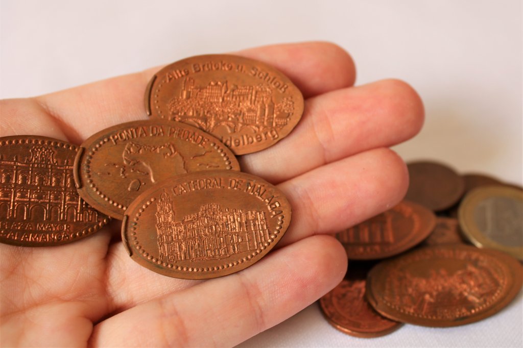 moedas colecionáveis - souvenirs de viagem