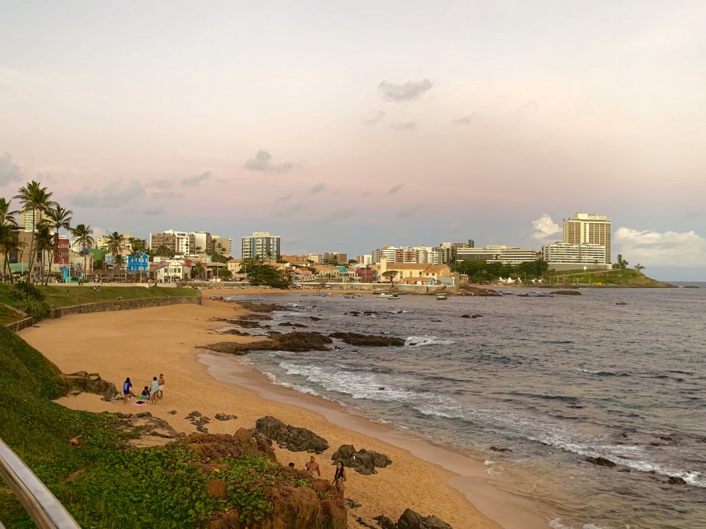 lugares em Salvador para ver o mar