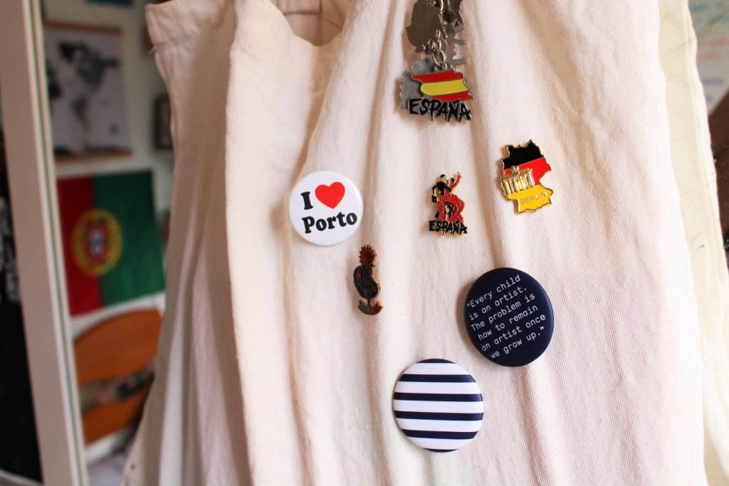 pins e broches de viagens