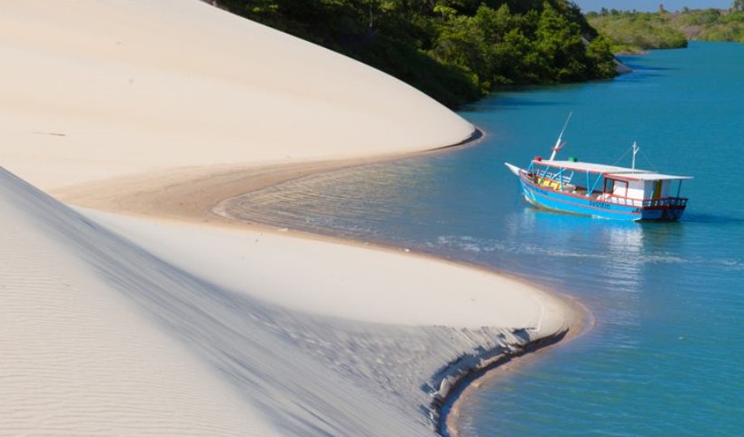 Barra Nova é uma das melhores praias do Ceará