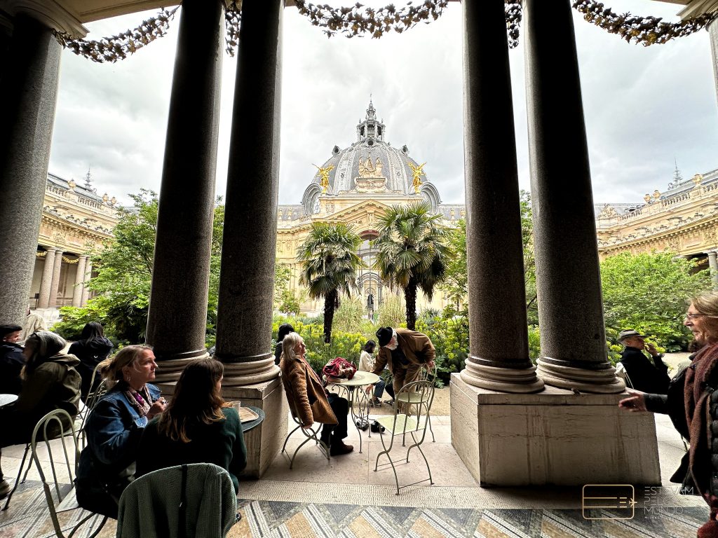 Visitar Paris sozinho ou em família?