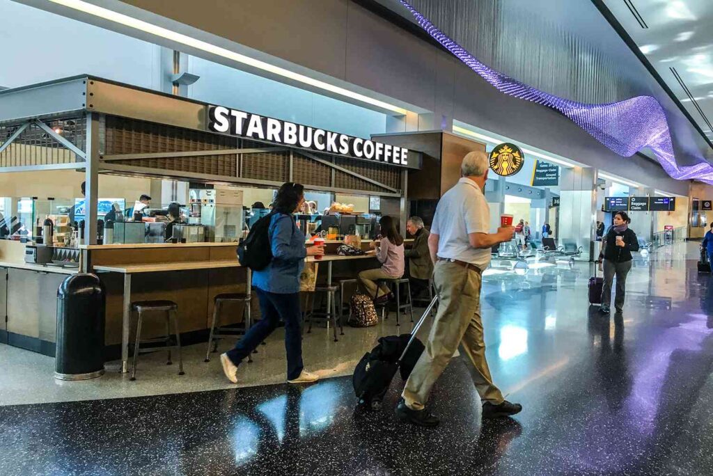 Priority Pass e Lounge Key adicionam Starbucks