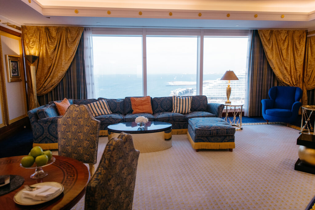 Como é se hospedar em um hotel 7 estrelas em Dubai