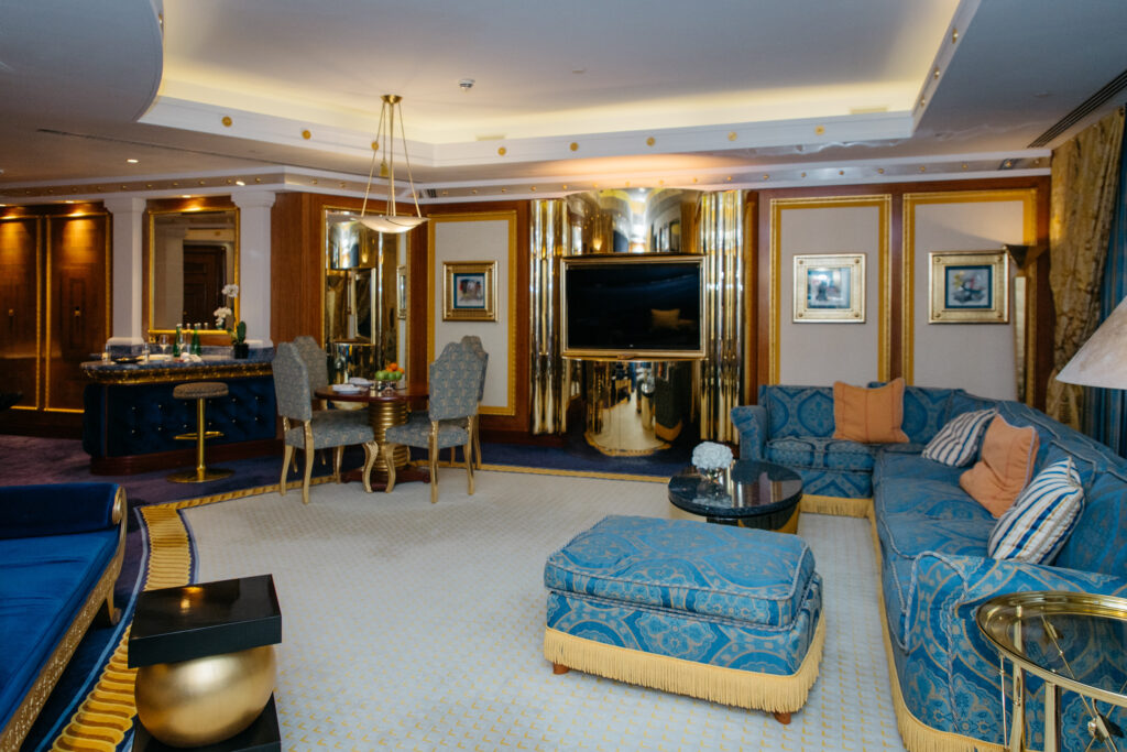 Como é se hospedar em um hotel 7 estrelas em Dubai