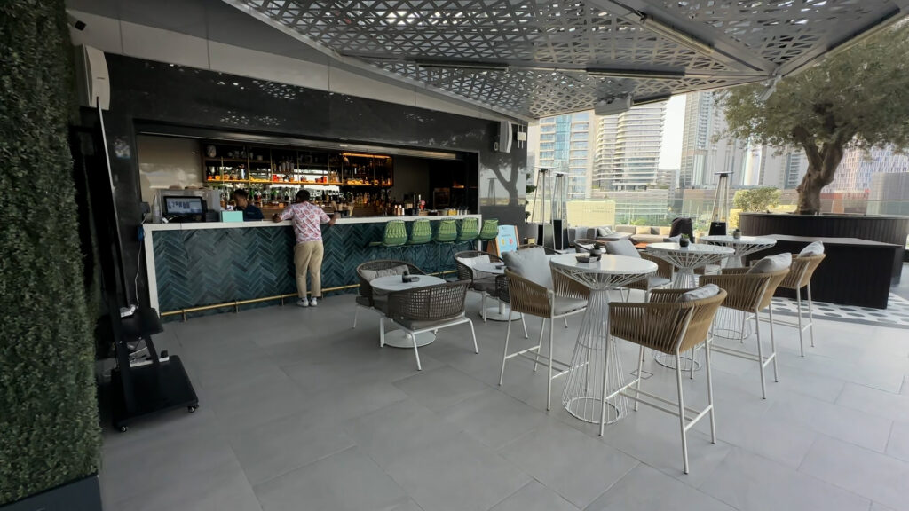 Hotel Indigo Dubai Downtown bar