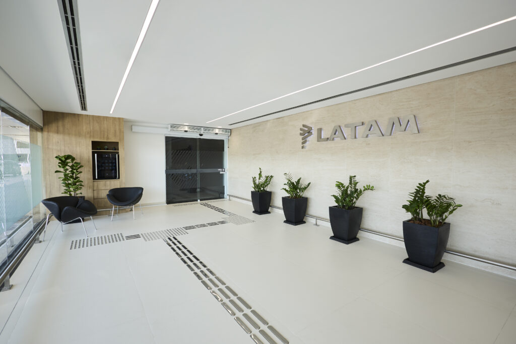 Novo check-in exclusivo da Latam para clientes Black e Black Signature em Guarulhos