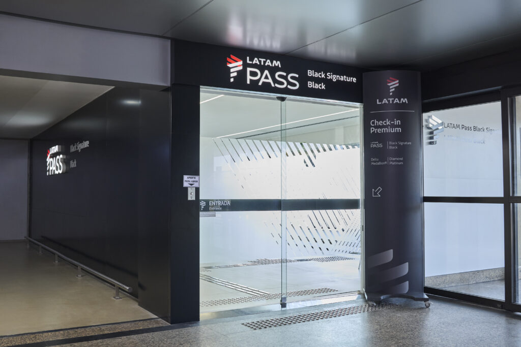 Novo check-in exclusivo da Latam para clientes Black e Black Signature