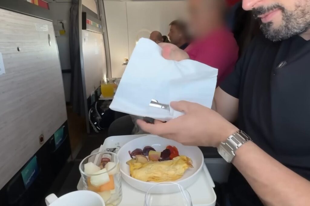 Voando de Premium Economy da Latam de São Paulo a Santiago