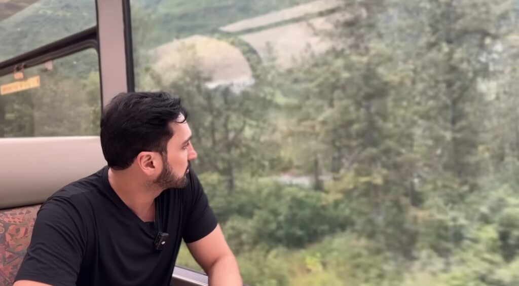 Andando de trem panorâmico no Alasca