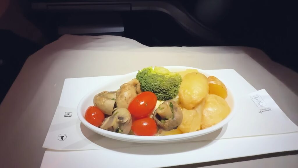 serviço de bordo na Executiva da Turkish 