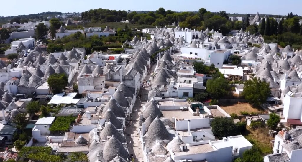 3 coisas que você precisa saber sobre Alberobello, na Itália